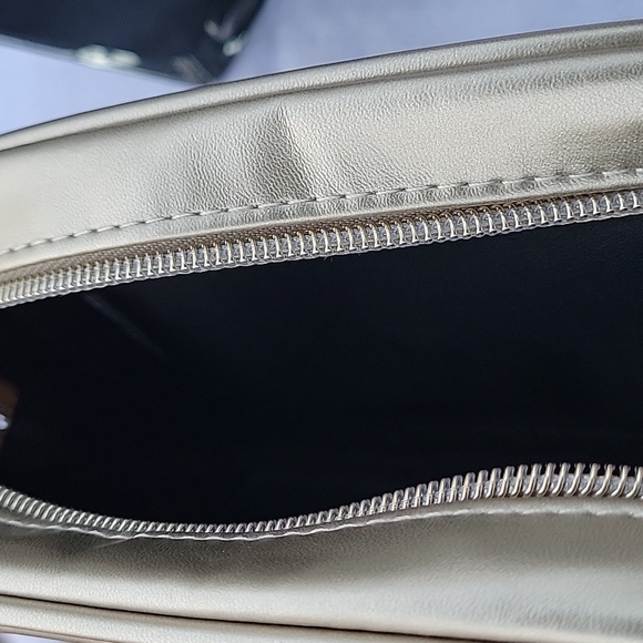 BOBBI BROWN COSMETIC CASE - Picture 6 of 8